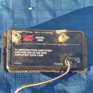 Channel Master TV Distribution Amplifier